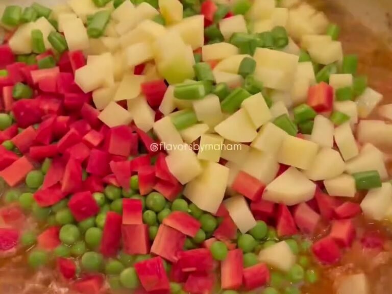 Aloo Matar Gajar Qeema