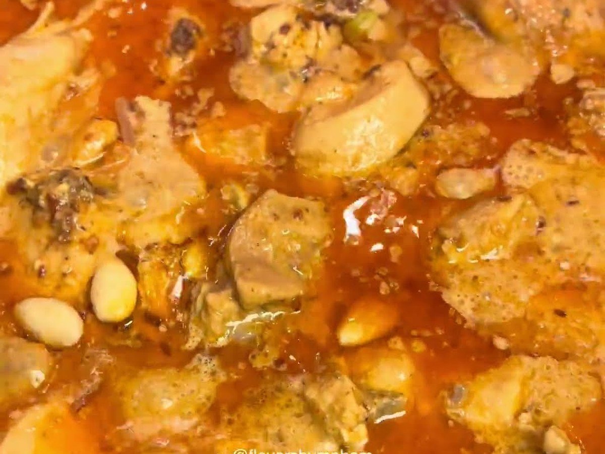 Badami Chicken Qorma (Creamy Mughlai Style)