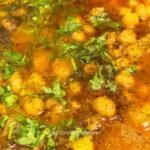 Chanay Aloo (Chickpeas & Potato Curry)