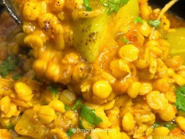 Chanay ki Daal Lauki (Chana Dal with Bottle Gourd)