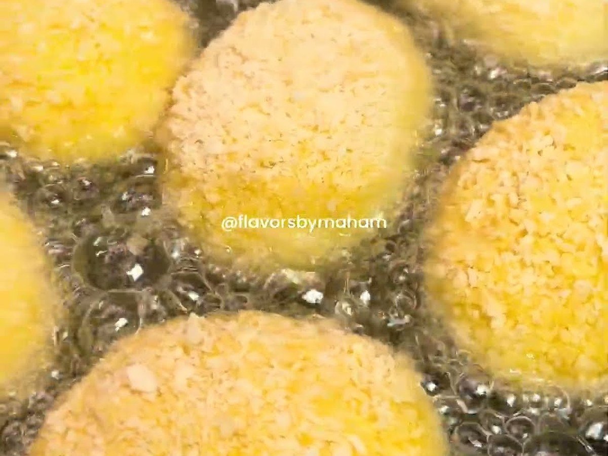 Crispy Cheesy Bread Rolls (Chicken Filling)